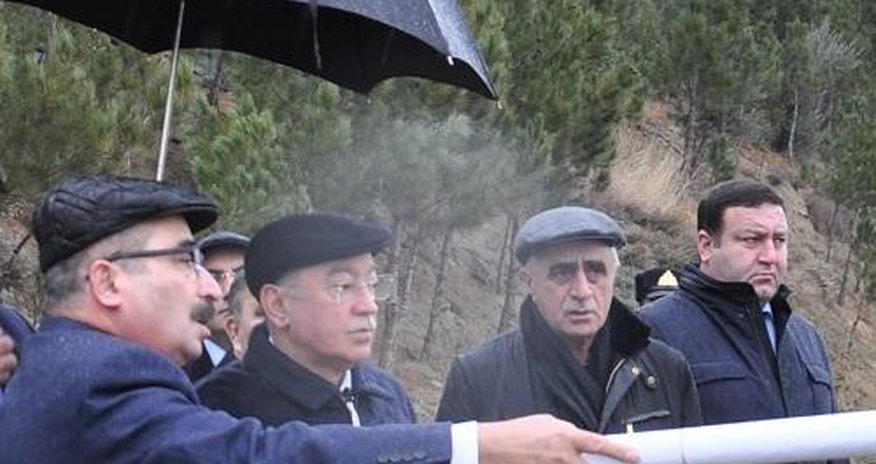 Kəmaləddin Heydərov sürüşmə zonasında: tapşırıqlar verdi Kəmaləddin Heydərov sürüşmə zonasında: tapşırıqlar verdi