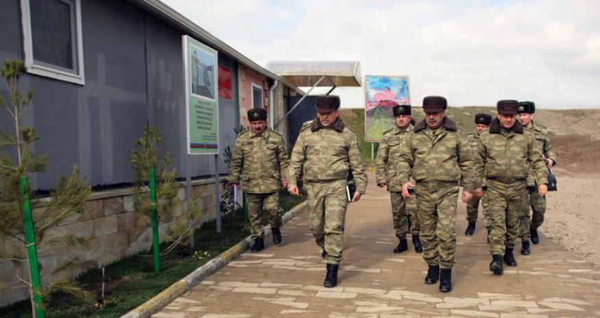 Министр обороны побывал на линии фронта Министр обороны побывал на линии фронта