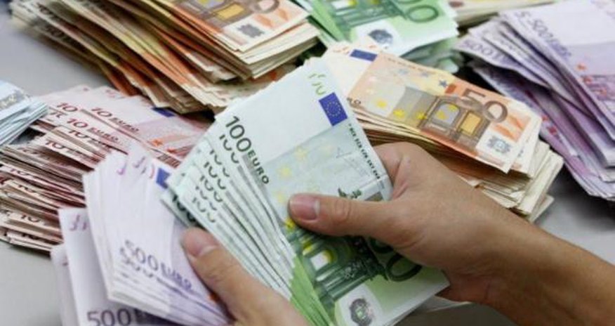 Xalq artisti yarım saata 350 min qazandı Xalq artisti yarım saata 350 min qazandı