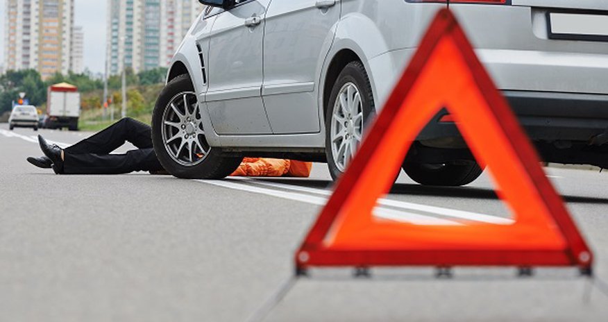 На проспекте Бабек молодого парня сбил автомобиль На проспекте Бабек молодого парня сбил автомобиль