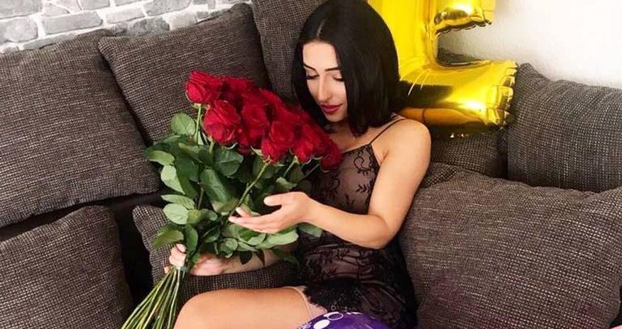 Vücudu ilə kişiləri "dəli" edən azərbaycanlı blogger - FOTOLAR Vücudu ilə kişiləri "dəli" edən azərbaycanlı blogger - FOTOLAR