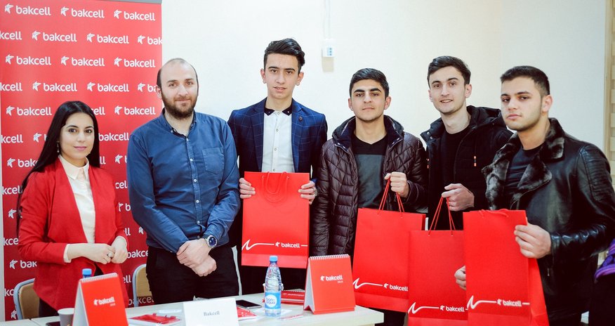 Bakcell şirkəti daha bir universitetdə əmək yarmarkasına qatılıb Bakcell şirkəti daha bir universitetdə əmək yarmarkasına qatılıb