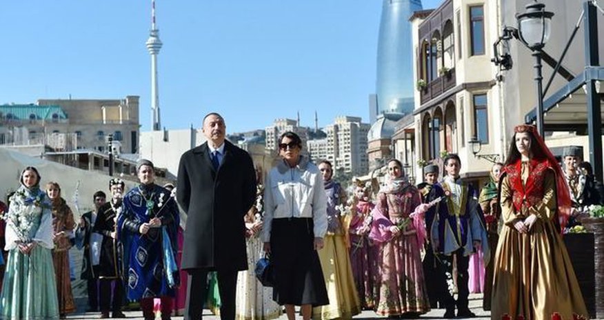 İlham Əliyev və xanımı Novruz şənliyində İlham Əliyev və xanımı Novruz şənliyində