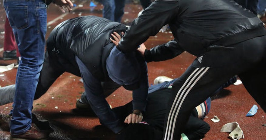 Azərbaycanlılar Peterburqda kütləvi dava salıblar Azərbaycanlılar Peterburqda kütləvi dava salıblar