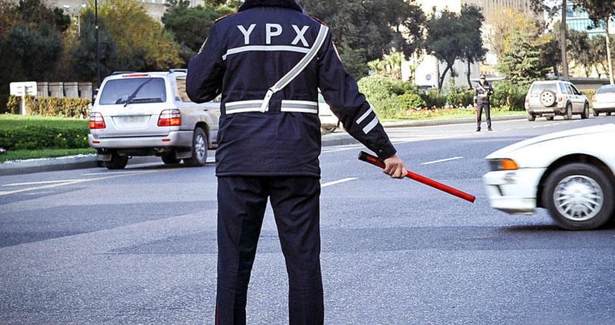 Bu yolda hərəkət məhdudlaşdırılır - Xəbərdarlıq Bu yolda hərəkət məhdudlaşdırılır - Xəbərdarlıq