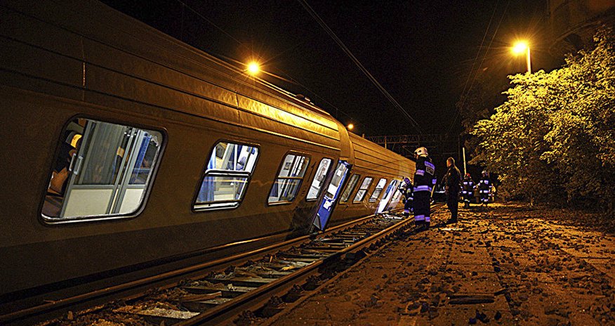 Metro qatarları toqquşdu - Yaralılar var Metro qatarları toqquşdu - Yaralılar var