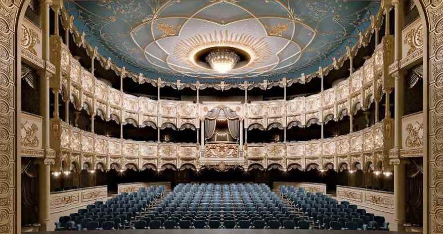 Teatr işçi AXTARIR Teatr işçi AXTARIR