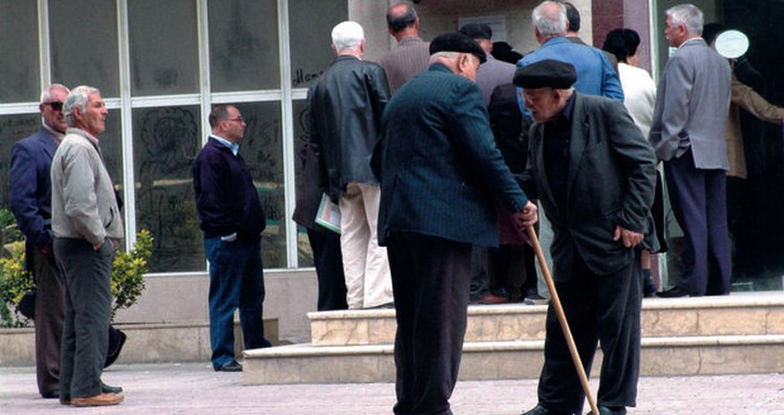 Bölgələrdə pensiyalar niyə gecikir? - RƏSMİ CAVAB Bölgələrdə pensiyalar niyə gecikir? - RƏSMİ CAVAB