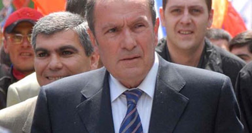 Ter-Petrosyan siyasətə qayıtdı: “Vəziyyət nəzarətdən çıxa bilər” Ter-Petrosyan siyasətə qayıtdı: “Vəziyyət nəzarətdən çıxa bilər”