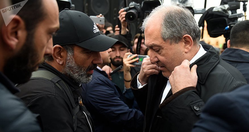 Paşinyanla Sarkisyan Gürcüstana gedir Paşinyanla Sarkisyan Gürcüstana gedir