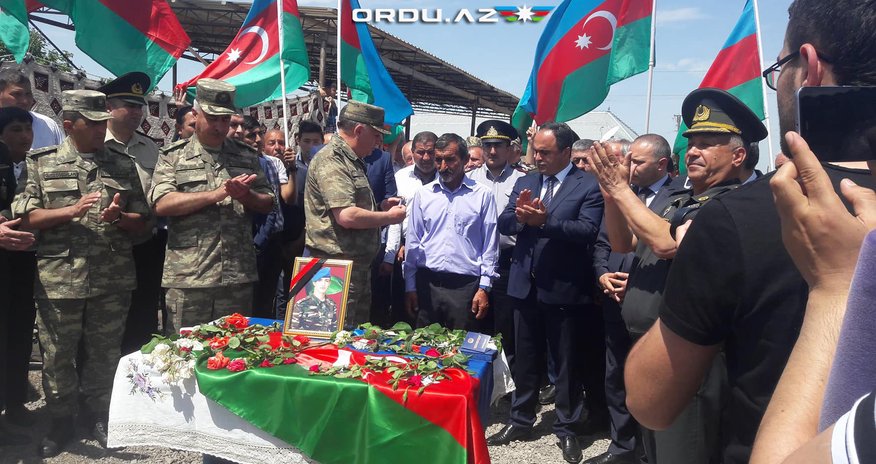Şəhidin medalı atasına təqdim edildi Şəhidin medalı atasına təqdim edildi