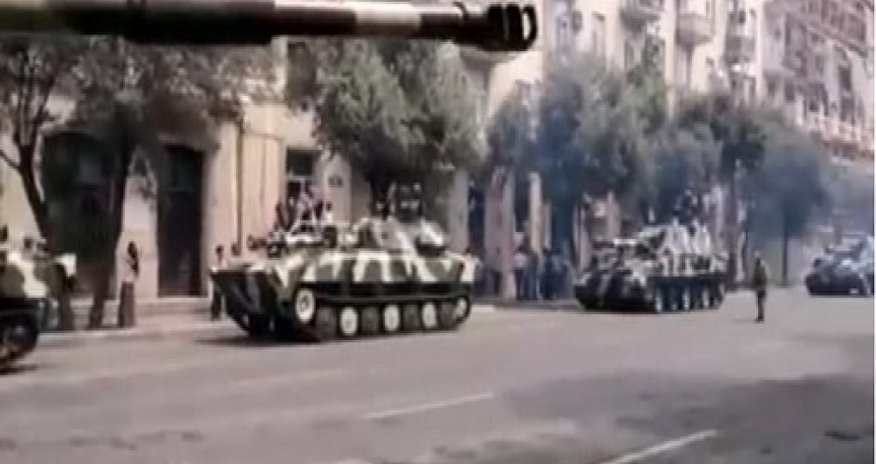 Tanklar Bakının mərkəzinə gətirildi-VİDEO Tanklar Bakının mərkəzinə gətirildi-VİDEO