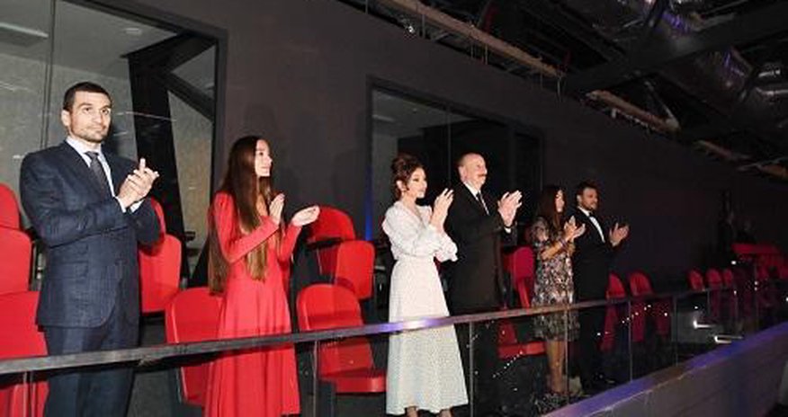 Prezident və ailəsinin iştirak etdiyi konsertdən – FOTOLAR Prezident və ailəsinin iştirak etdiyi konsertdən – FOTOLAR