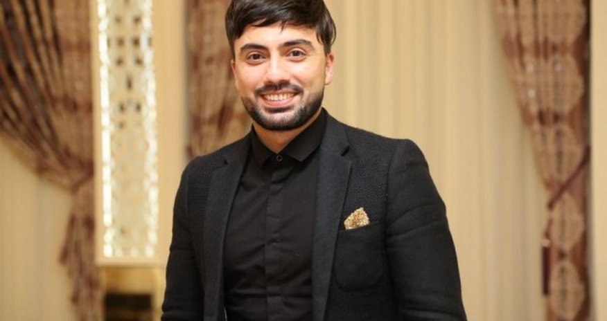 Azərbaycanlı müğənni "instagram"da ona təhqir yazanları tapıb, bu hala saldı - VİDEO Azərbaycanlı müğənni "instagram"da ona təhqir yazanları tapıb, bu hala saldı - VİDEO