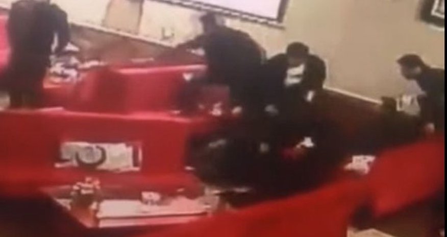 Azərbaycanda avtoritetlər arasında atışma Azərbaycanda avtoritetlər arasında atışma