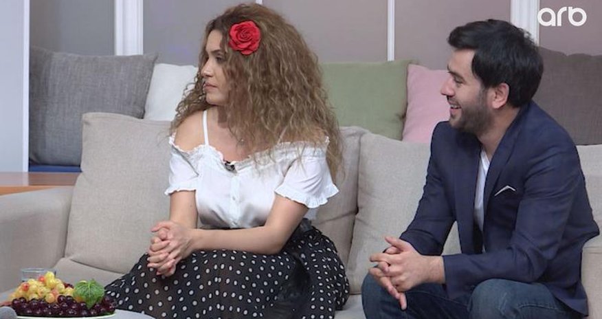Çinarə Məlikzadə Üzeyirdən xahiş etdi ki… – Video Çinarə Məlikzadə Üzeyirdən xahiş etdi ki… – Video