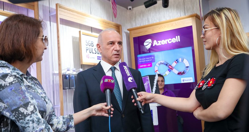 Bakı şəhərində daha bir Azercell Eksklüziv fəaliyyət göstərəcək Bakı şəhərində daha bir Azercell Eksklüziv fəaliyyət göstərəcək