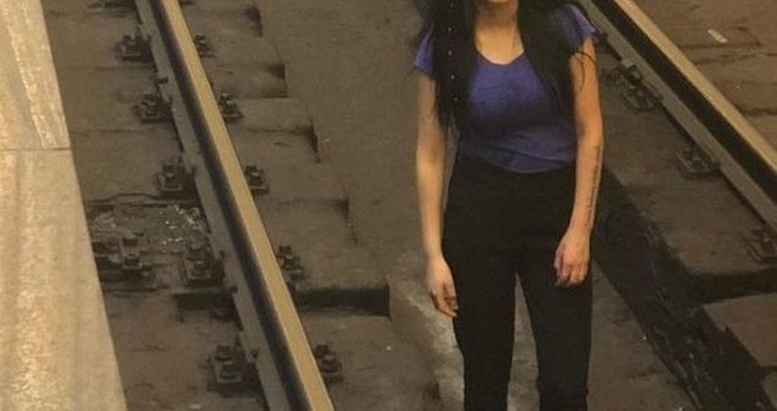 21 yaşlı qızın gecə Bakı metrosunda nə işi vardı? 21 yaşlı qızın gecə Bakı metrosunda nə işi vardı?