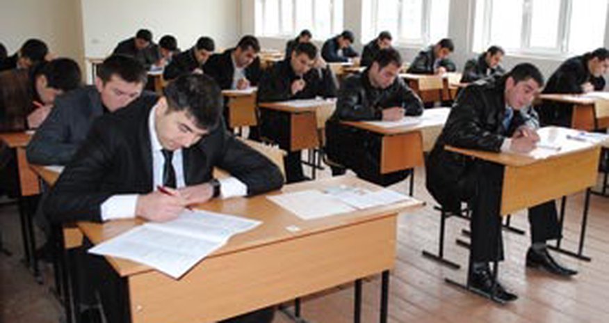 Dövlət qulluğuna sınaq imtahanı keçiriləcək Dövlət qulluğuna sınaq imtahanı keçiriləcək