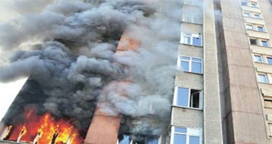 Bakıda yaşayış binası yanır Bakıda yaşayış binası yanır
