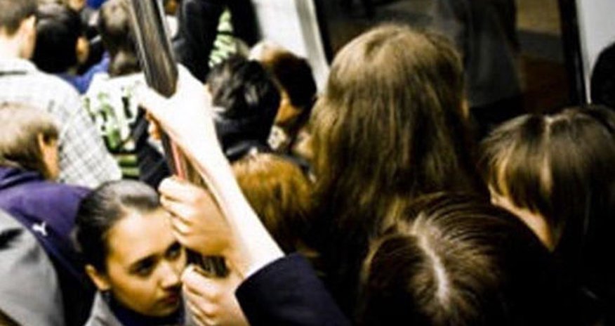 Bakı metrosunda HƏYƏCANLI ANLAR Bakı metrosunda HƏYƏCANLI ANLAR