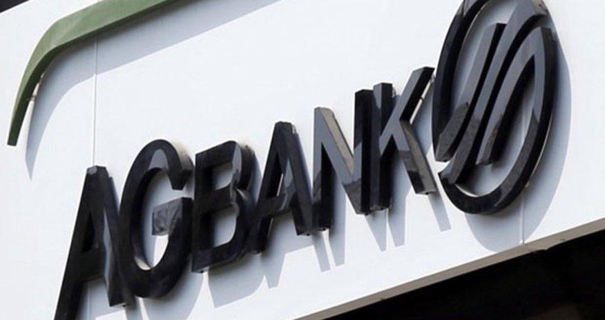 “AGBank”ın 2 manata satışa çıxardığı səhmlərini alan tapılmadı “AGBank”ın 2 manata satışa çıxardığı səhmlərini alan tapılmadı