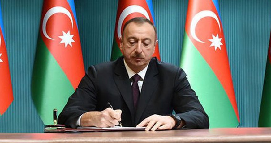 Prezident 3 sərəncam və 1 fərman imzaladı Prezident 3 sərəncam və 1 fərman imzaladı