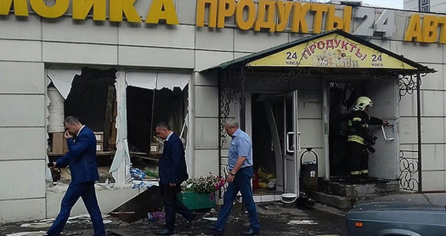 В Москве при взрыве в кафе ранены азербайджанцы В Москве при взрыве в кафе ранены азербайджанцы