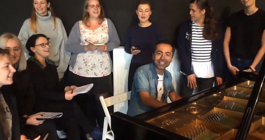 Polyak qızlar “Bakılı balası” oxudu - VIDEO Polyak qızlar “Bakılı balası” oxudu - VIDEO