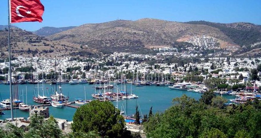 Məşhur aktyoru Bodrumda vəhşicəsinə döydülər - FOTO Məşhur aktyoru Bodrumda vəhşicəsinə döydülər - FOTO