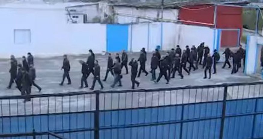 Azərbaycanlı müğənninin həbsxanadan görüntüləri yayıldı - VİDEO Azərbaycanlı müğənninin həbsxanadan görüntüləri yayıldı - VİDEO