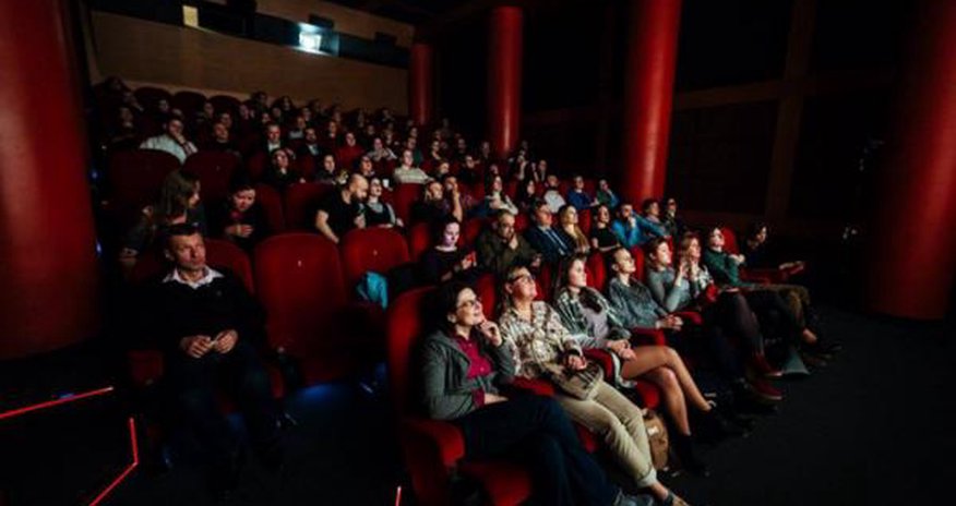 Məşhur rejissor: Kinoteatrların gələcəyi yoxdur Məşhur rejissor: Kinoteatrların gələcəyi yoxdur