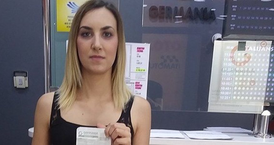"Qarabağ"ın oyununa pul qoyuluşu edən qadın rekord məbləğ uddu (FOTO) "Qarabağ"ın oyununa pul qoyuluşu edən qadın rekord məbləğ uddu (FOTO)