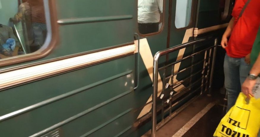 Bakı metrosunda maşinistdən qəribə addım - VİDEO Bakı metrosunda maşinistdən qəribə addım - VİDEO