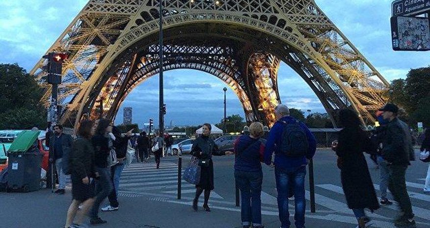 В Париже закрыли Эйфелеву башню В Париже закрыли Эйфелеву башню