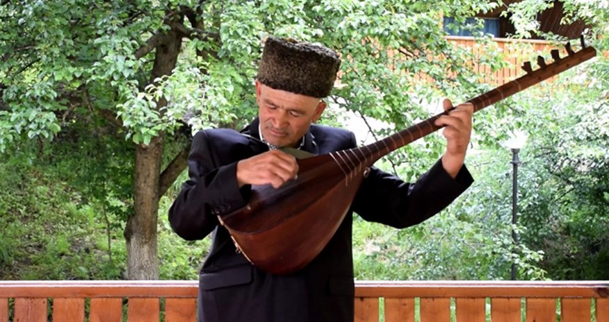 Azərbaycana gələn turistlərin axtardıqları adam - VİDEO Azərbaycana gələn turistlərin axtardıqları adam - VİDEO
