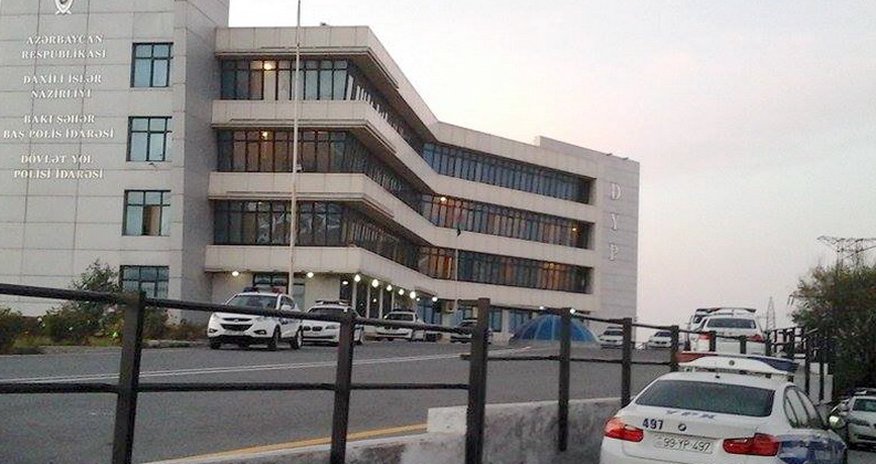 Bakı Şəhər Yol Polisi İdarəsində çəkilən gizli görüntülər - FOTOLAR Bakı Şəhər Yol Polisi İdarəsində çəkilən gizli görüntülər - FOTOLAR