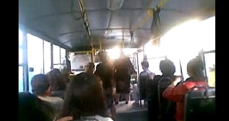 Bakıda avtobusda qadına təcavüz edildi - VİDEO Bakıda avtobusda qadına təcavüz edildi - VİDEO