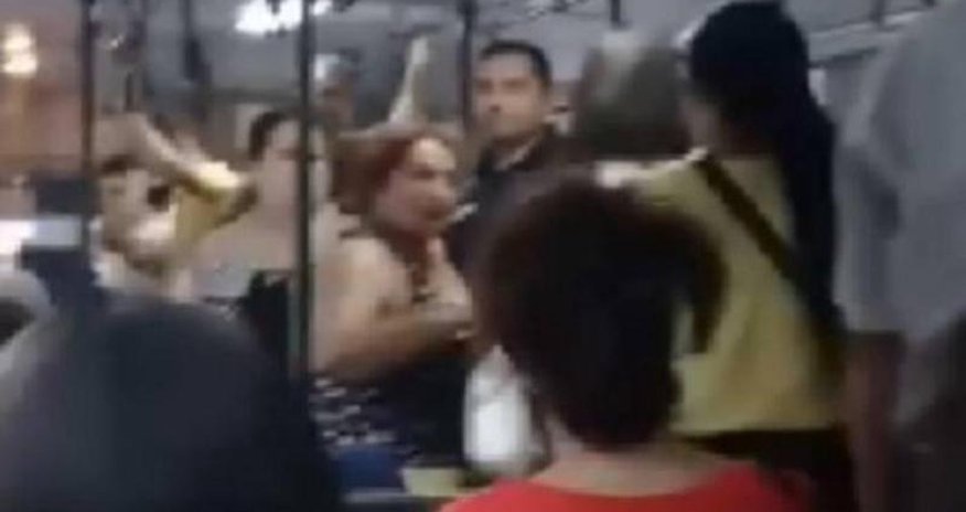 Bakıda avtobusda olay - VİDEO Bakıda avtobusda olay - VİDEO