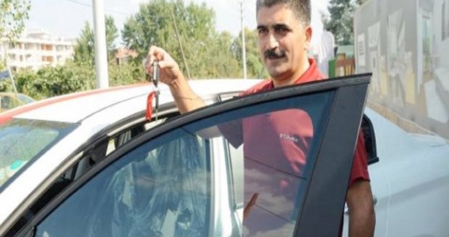 Dolları lirəyə çevirib ev alana təzə maşın hədiyyə! Dolları lirəyə çevirib ev alana təzə maşın hədiyyə!