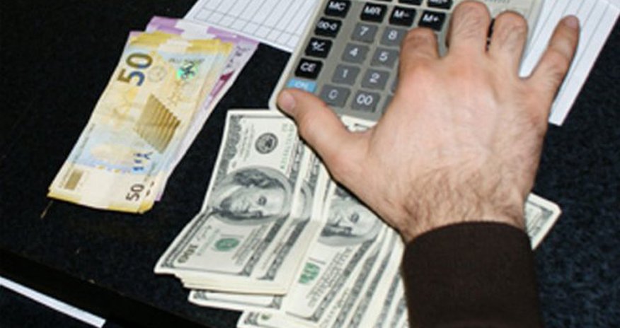 Dollar krediti olanlar üçün vacib xəbər Dollar krediti olanlar üçün vacib xəbər