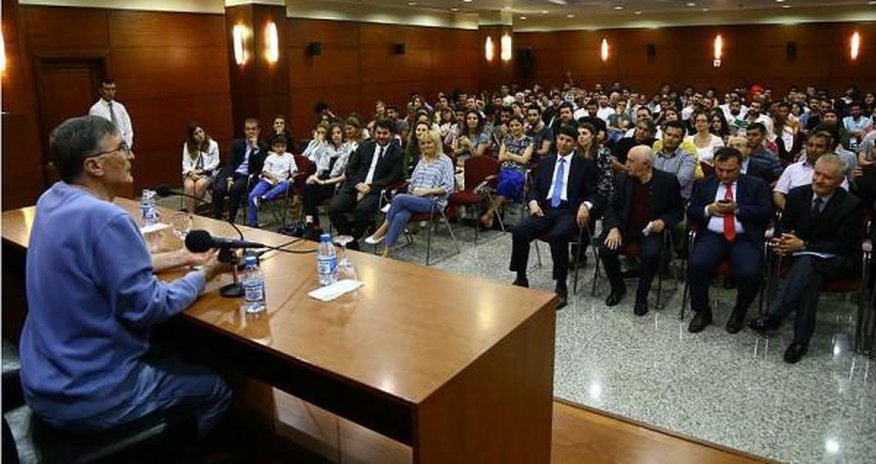 Nobel mükafatçısının azərbaycanlı tələbənin sualına 1 ildən sonraki CAVABI - FOTO Nobel mükafatçısının azərbaycanlı tələbənin sualına 1 ildən sonraki CAVABI - FOTO