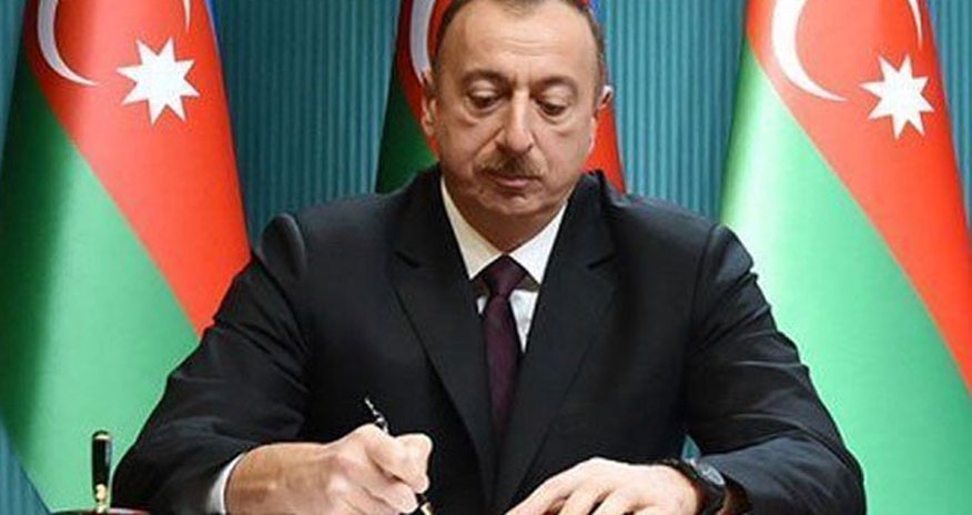 Prezident Elmar Vəliyevi vəzifəsindən azad etdi - SƏRƏNCAM Prezident Elmar Vəliyevi vəzifəsindən azad etdi - SƏRƏNCAM