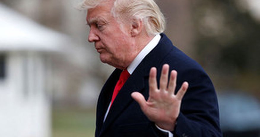 Трамп решил пока не увольнять генерального прокурора Трамп решил пока не увольнять генерального прокурора