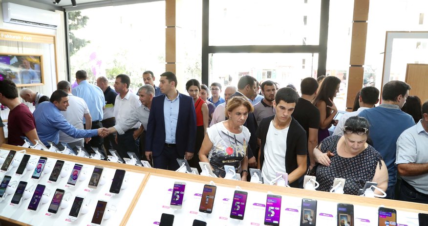 Azercell-in daha bir Eksklüziv mağazası abunəçilərin ixtiyarında Azercell-in daha bir Eksklüziv mağazası abunəçilərin ixtiyarında
