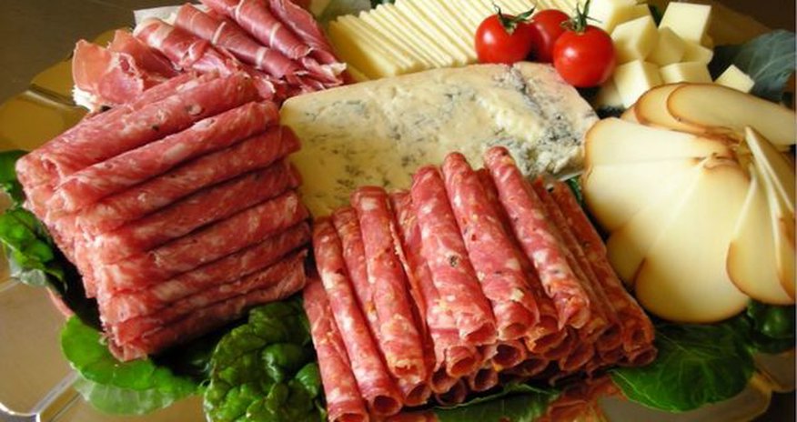 Bakıda pendir, kolbasa istehsalı azalıb Bakıda pendir, kolbasa istehsalı azalıb