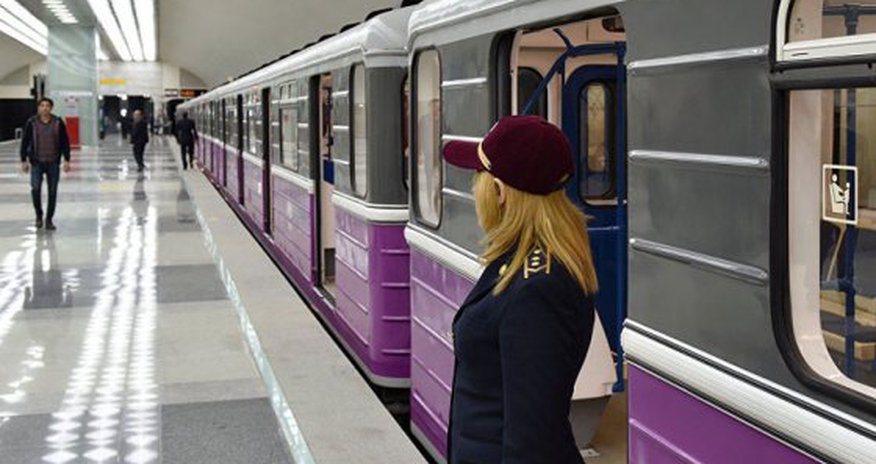 Bakı metrosunda qanlı olay - Polis şübhəli şəxsi saxladı Bakı metrosunda qanlı olay - Polis şübhəli şəxsi saxladı
