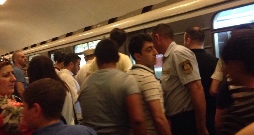 Azərbaycanda dəhşət: Metroda qanlı hadisə Azərbaycanda dəhşət: Metroda qanlı hadisə