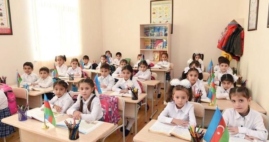 Bakı məktəblərində şagird sıxlığı var - RƏSMİ Bakı məktəblərində şagird sıxlığı var - RƏSMİ
