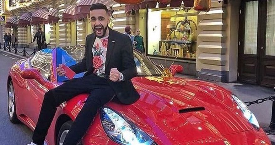 Azərbaycanlı məşhur izləyicisinə "Ferrari" verəcək - VİDEO Azərbaycanlı məşhur izləyicisinə "Ferrari" verəcək - VİDEO